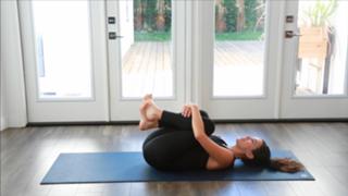 Adriene Mishler feet photo thumbnail