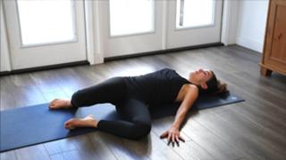 Adriene Mishler feet photo thumbnail