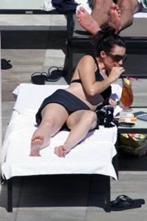 Kristin Davis feet photo thumbnail