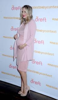 Molly Sims feet photo thumbnail