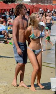 Alexis Ren feet photo thumbnail