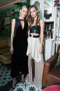 Martha Hunt feet photo thumbnail