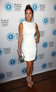 Brooke Burke feet photo thumbnail