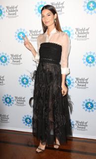 Lily Aldridge feet photo thumbnail