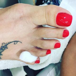 Karin Klemp feet photo thumbnail