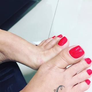Karin Klemp feet photo thumbnail