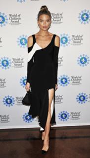Martha Hunt feet photo thumbnail