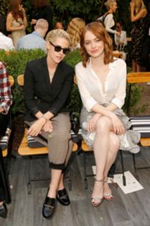 Emma Stone feet photo thumbnail