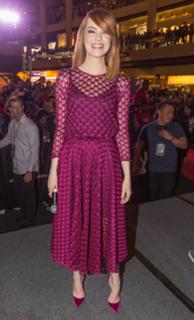 Emma Stone feet photo thumbnail