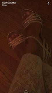 Vida Guerra feet photo thumbnail
