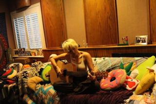 Paris Jackson feet photo thumbnail
