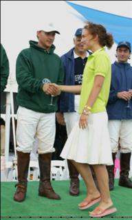 Natalie Portman feet photo thumbnail