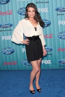 Lea Michele feet photo thumbnail