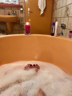 Daniela Katzenberger feet photo thumbnail