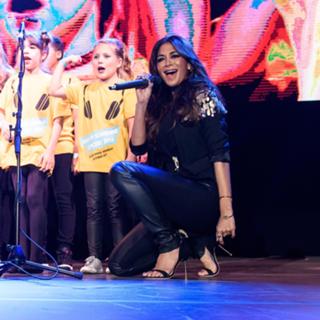 Nicole Scherzinger feet photo thumbnail