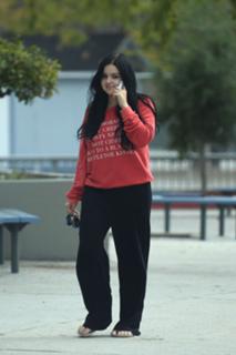 Ariel Winter feet photo thumbnail