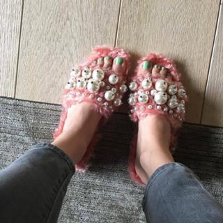 Pixie Lott feet photo thumbnail