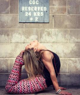 Kino MacGregor feet photo thumbnail