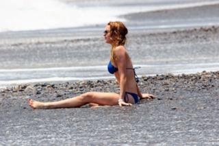 Lindsay Lohan feet photo thumbnail