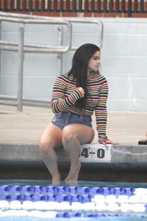 Ariel Winter feet photo thumbnail