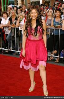 Brenda Song feet photo thumbnail