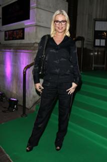 Denise Van Outen feet photo thumbnail