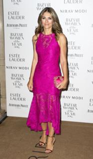 Elizabeth Hurley feet photo thumbnail