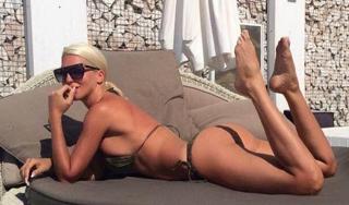 Jelena Karleusa feet photo thumbnail