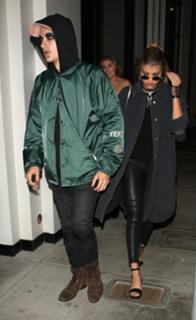 Sofia Richie feet photo thumbnail