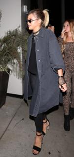 Sofia Richie feet photo thumbnail