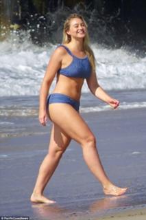 Iskra Lawrence feet photo thumbnail