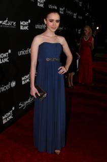 Lily Collins feet photo thumbnail