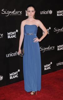 Lily Collins feet photo thumbnail