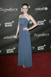Lily Collins feet photo thumbnail