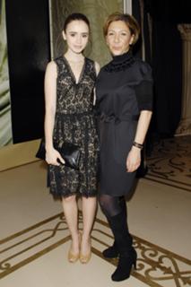 Lily Collins feet photo thumbnail