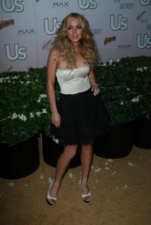 Lindsay Lohan feet photo thumbnail