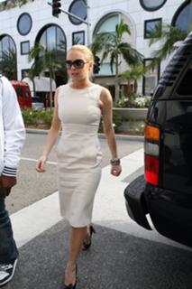 Lindsay Lohan feet photo thumbnail
