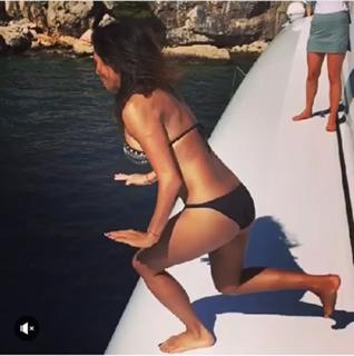 Nicole Scherzinger feet photo thumbnail