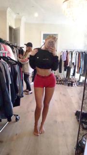 Kylie Jenner feet photo thumbnail