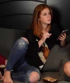 Marina Ruy Barbosa feet photo thumbnail
