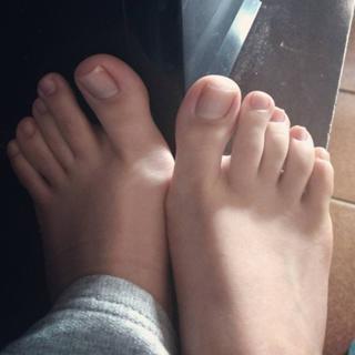 Isa Pes feet photo thumbnail
