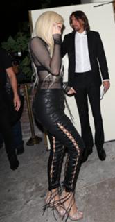 Kylie Jenner feet photo thumbnail