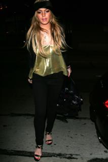 Lindsay Lohan feet photo thumbnail