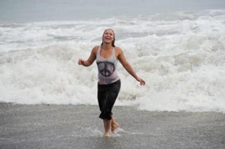 Ronda Rousey feet photo thumbnail