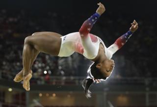 Simone Biles feet photo thumbnail