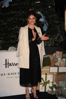 Lily James feet photo thumbnail