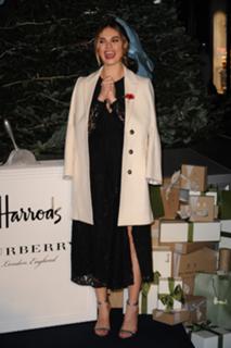 Lily James feet photo thumbnail