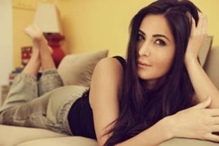 Katrina Kaif feet photo thumbnail