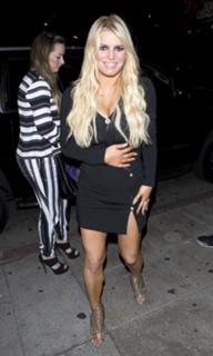 Jessica Simpson feet photo thumbnail
