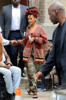 Rihanna feet photo thumbnail